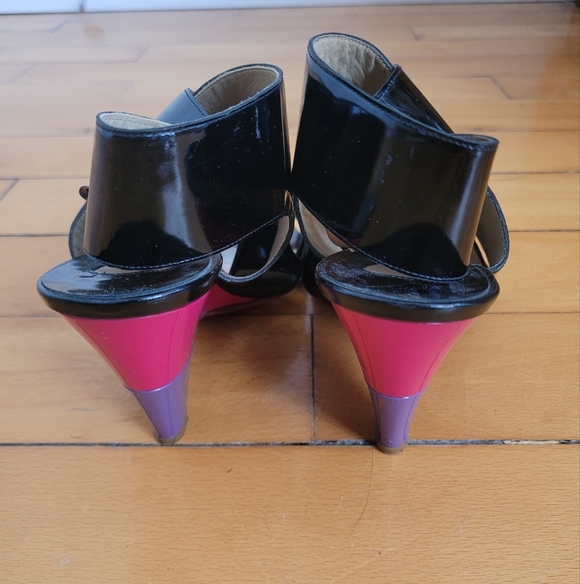 Chloé Black and Pink Wedge Sandals - Picture 6 of 8